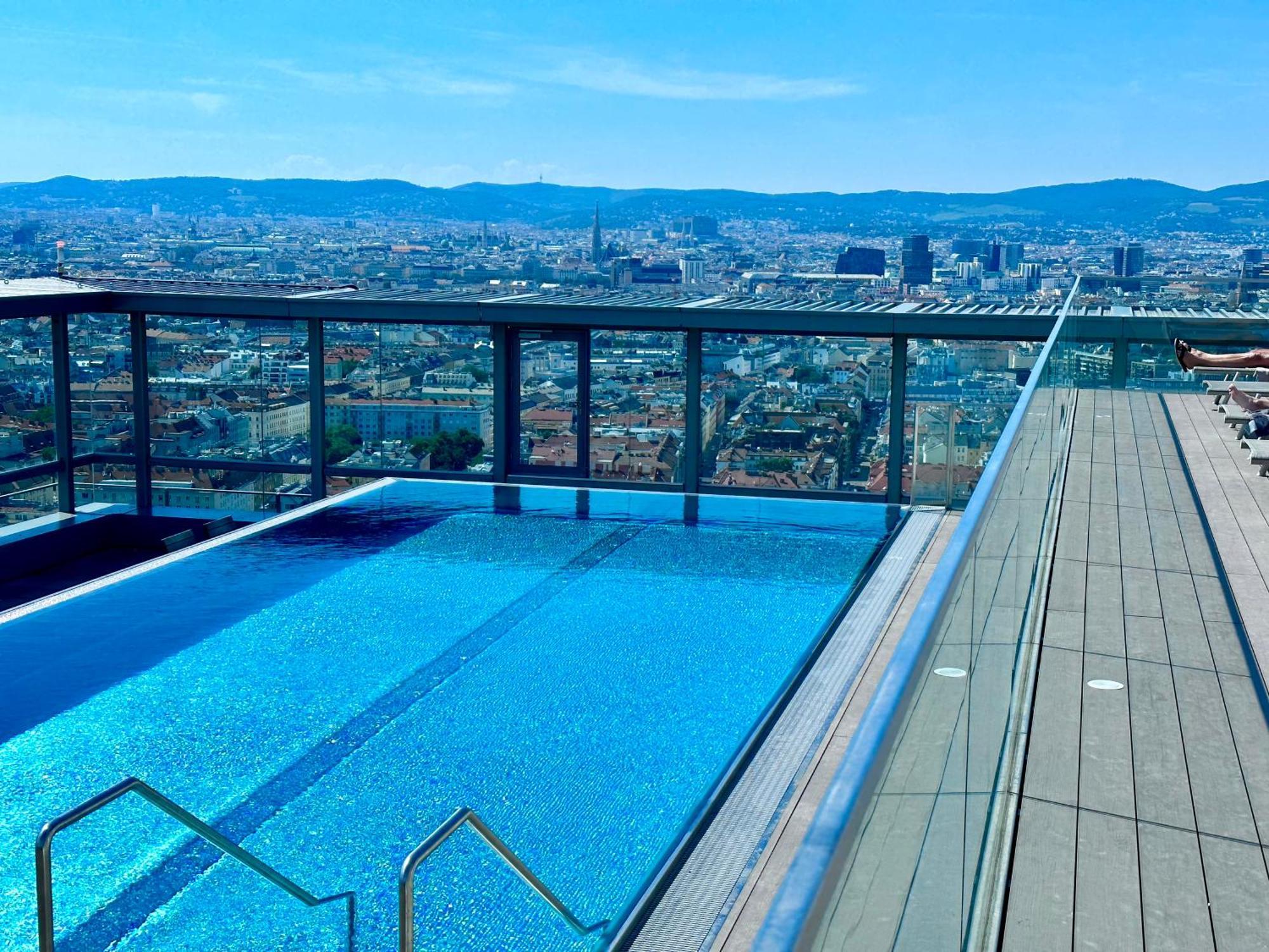 Panorama Sky Apartment I Rooftop Pool I Metro Station Viyana Dış mekan fotoğraf